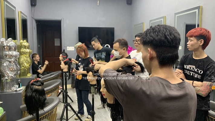 Địa chỉ dạy học nghề tóc chất lượng uy tín tại Hà Nội