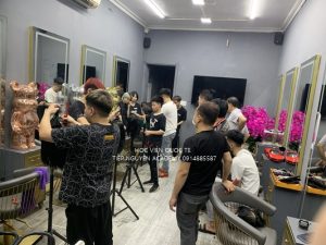 Trung tâm dạy học cắt tóc nữ Tiệp Nguyễn Academy