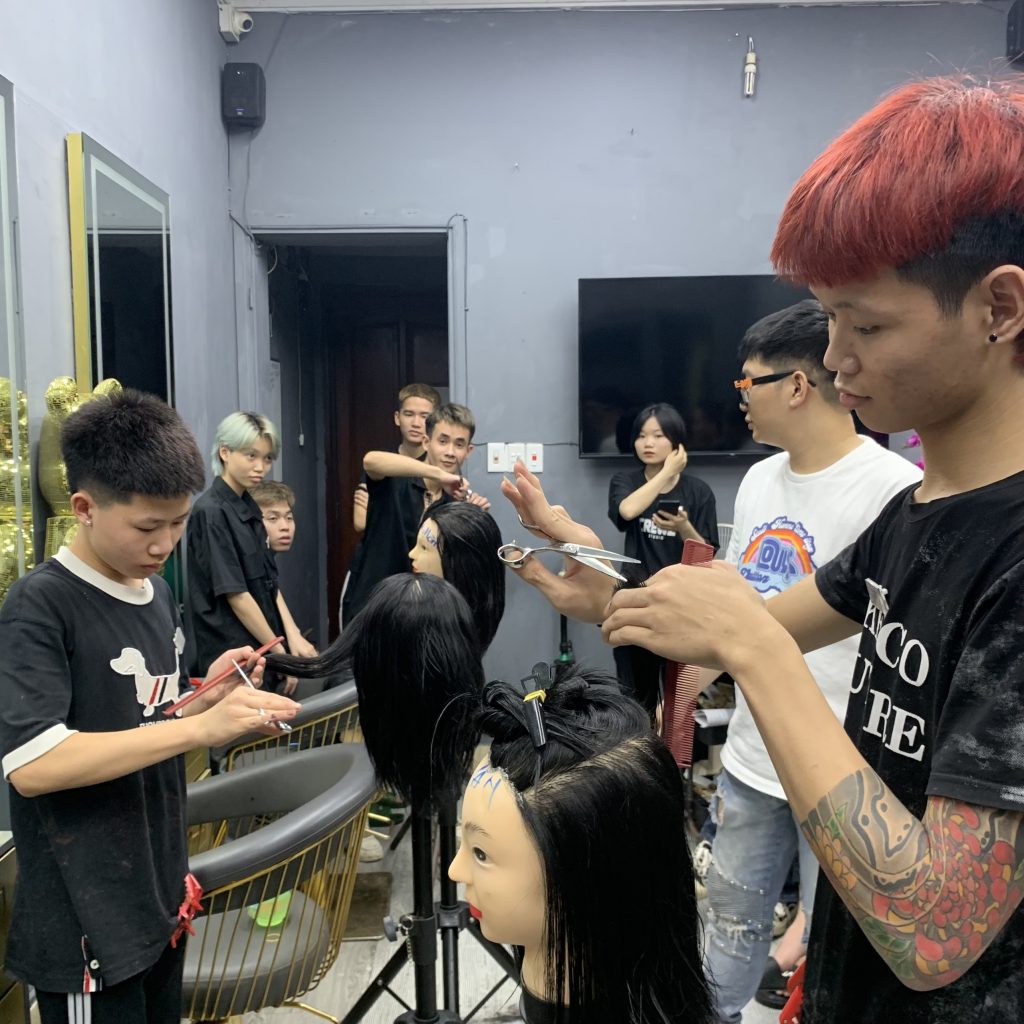 Nên học cắt tóc cấp tốc không??